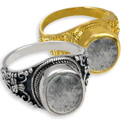 Antique Round Cremation Ring with Clear Glass Front